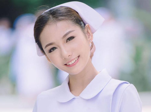 我是名小护士，想辞职去干竞价员，靠谱吗？在线等~封面