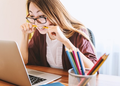 教育行业素材设计实操指南，创意、制作、色彩搭配和构图 技巧封面