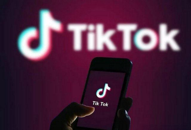 2025年12月TikTok高返点开户服务商选择全攻略：从资源到效率的4大维度实战解析封面