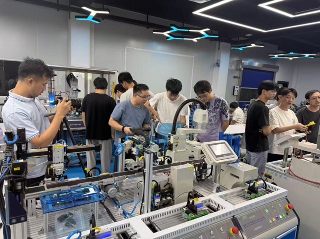 2026深圳电气自动化培训学校怎么选才靠谱？5家正规机构综合实力盘点与对比，附选校评估标准、就业服务对比与签约避坑FAQ详解封面